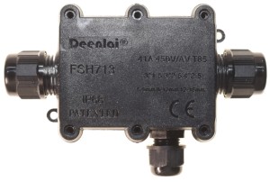 Puszka hermetyczna IP 68 80x57x41 trzy przepusty model FSH713 450V